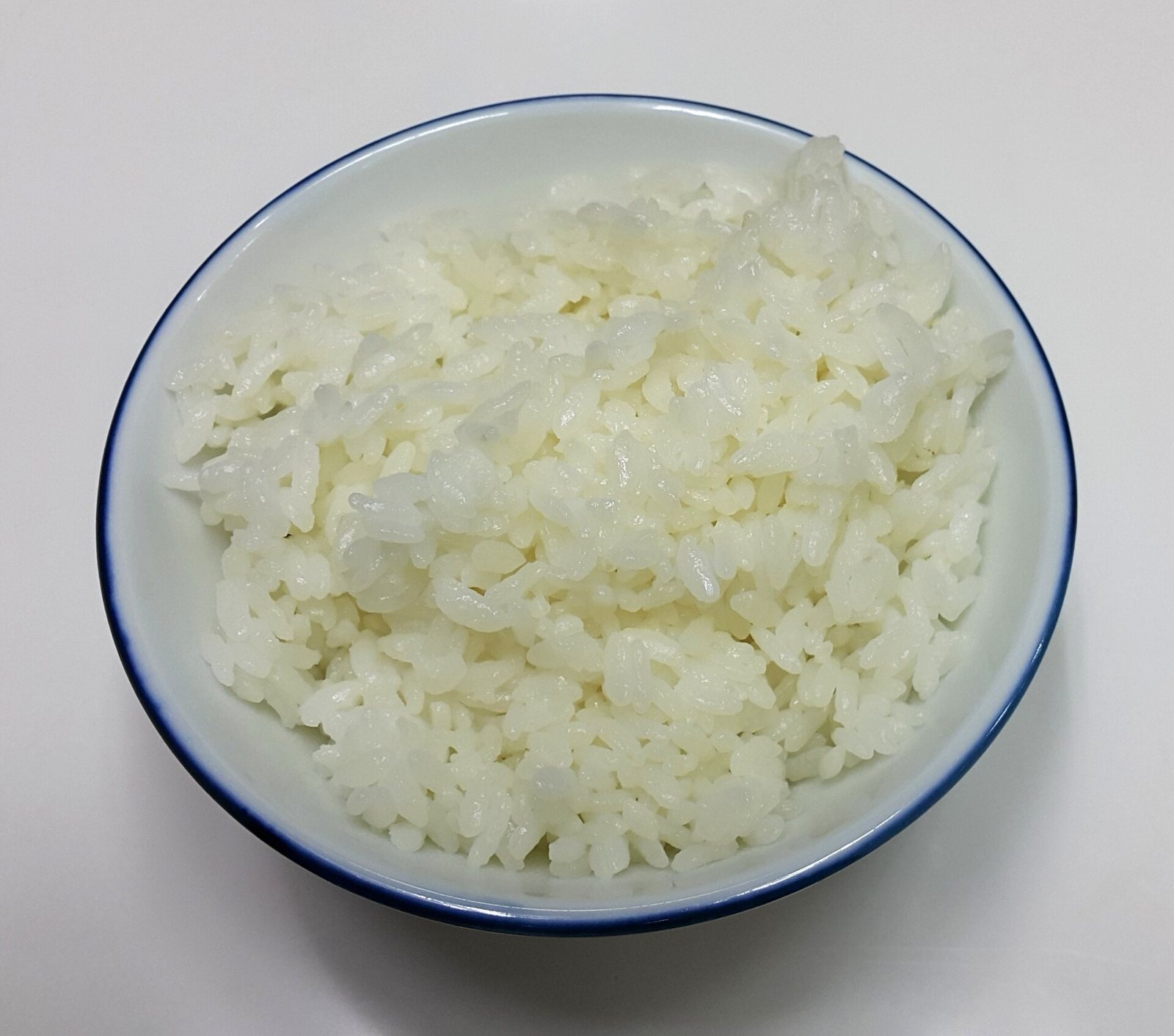 A bowl of freshly cooked white rice